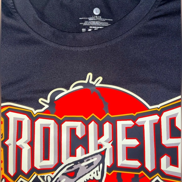 Men’s Large Houston Rockets Black NBA Short Sleeve GRAPHIC T-Shirt ROCKET MAN! - Picture 4 of 7